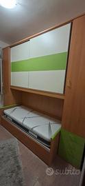  cameretta con letto cassettone con scrivania 