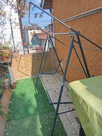 Struttura in metallo per dondolo