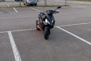 Aprilia sr 50 2011