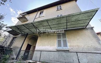 Intero fabbricato composto da 2 appartamento con r