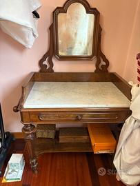 Vanity in legno con specchio