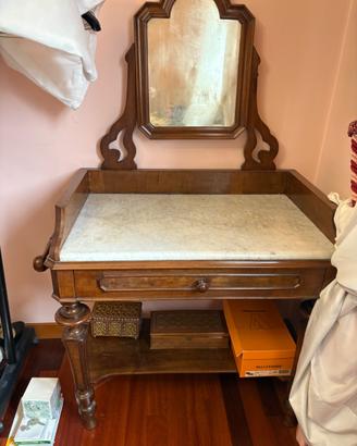 Vanity in legno con specchio