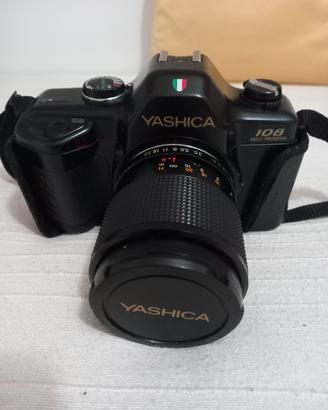 macchina fotografica yashica 