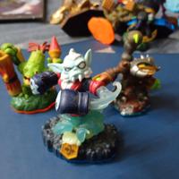 Lotto 3 skylanders Night shift zook scorp