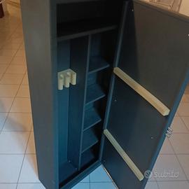 armadio blindato porta fucili e armi