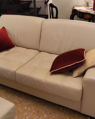 Pouf e divani in pelle