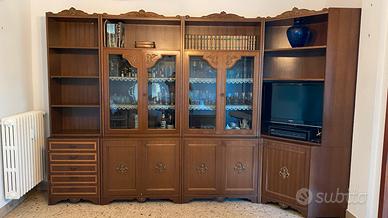 Libreria in legno con vetrine - GRATIS