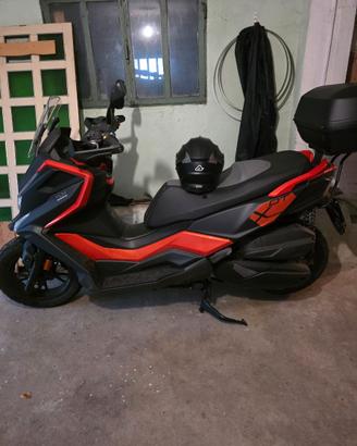 Scooter come nuovo appena tagliandato
