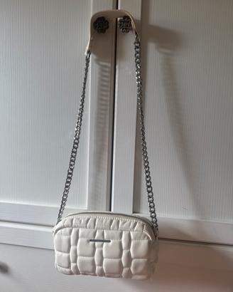 borsetta bianca Bershka