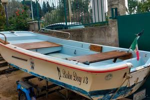 Barca Trimarano Dory 13 (4mt)