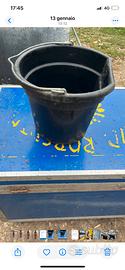Secchio per acqua/ mangime cavalli