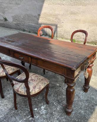 Tavolo antico in legno massello con 4 sedie