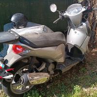 Aprilia scarabeo moto incidentata riparabile