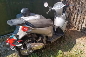 Aprilia scarabeo moto incidentata riparabile
