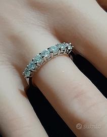 Meraviglioso anello in argento, oro e moissanite