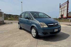OPEL Meriva 1.3 mtj con gancio traino