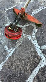 Decespugliatore a scoppio