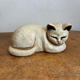 Gatto bianco sdraiato in ceramica Thun