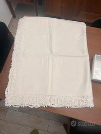 Tovaglia antica ricamata il misto lino