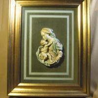 Quadro con madonna in ceramica