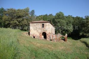 CL37 - Rustico Casale da Ristrutturare in Torrita