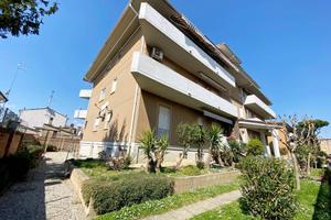 Appartamento di 108 m² con 5 locali e box auto a T