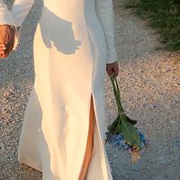 Abito da sposa minimal ed elegante 2025