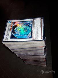 Yu-Gi-Oh - Lotto di Centinaia di Carte
