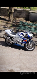 Suzuki gsxr 600 srad