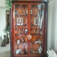 Vetrina stile impero