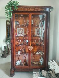 Vetrina stile impero