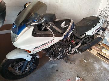 CBR 1000F