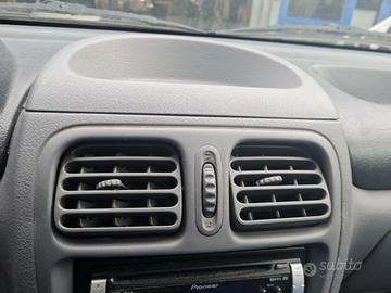 Bocchetta clima centrale RENAULT CLIO del 1998
