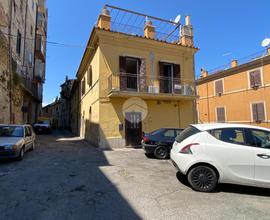 3 LOCALI A PALOMBARA SABINA