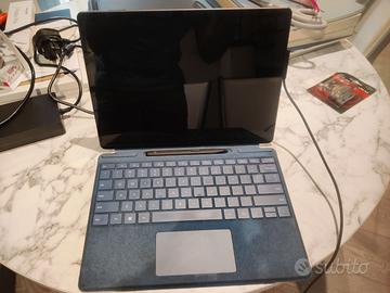 Surface Pro 9+Tastiera+Penna [i5-1235, 8GB, 256GB]