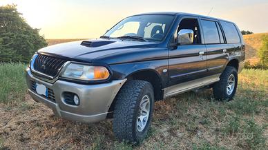mitsubishi pajero sport 4x4