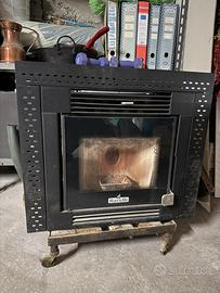 Stufa a pellet Ravelli modello 500