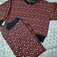 Completo maglione/pantaloni in maglia con rombi 
