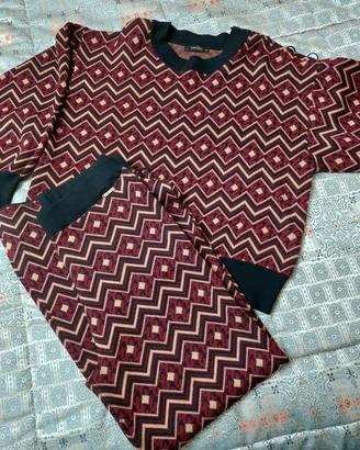Completo maglione/pantaloni in maglia con rombi 