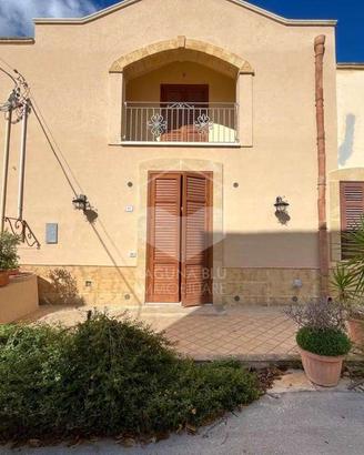 Casa singola con giardinetto