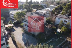 STABILE intero a Grado Pineta