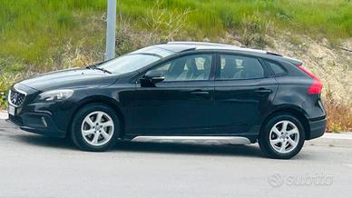 “Volvo V40 Cross Country – Perfetta.