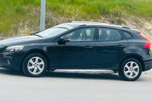 “Volvo V40 Cross Country – Perfetta.