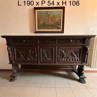 Credenza in legno massello del XIX secolo