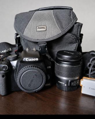 Canon EOS 450D con obiettivo 18–55 IS e accessori