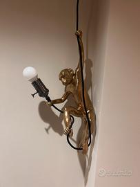 Lampada scimmia da soffitto