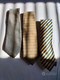 3 cravatte, 2 in pura seta, 1 sintetica 