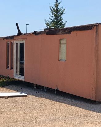 Casa Legno coibentata 8,5 Metri X 3 Metri su Ruote