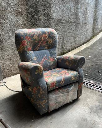 Poltrona reclinabile