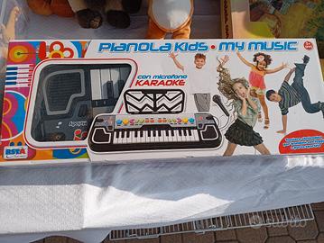 pianola con microfono 